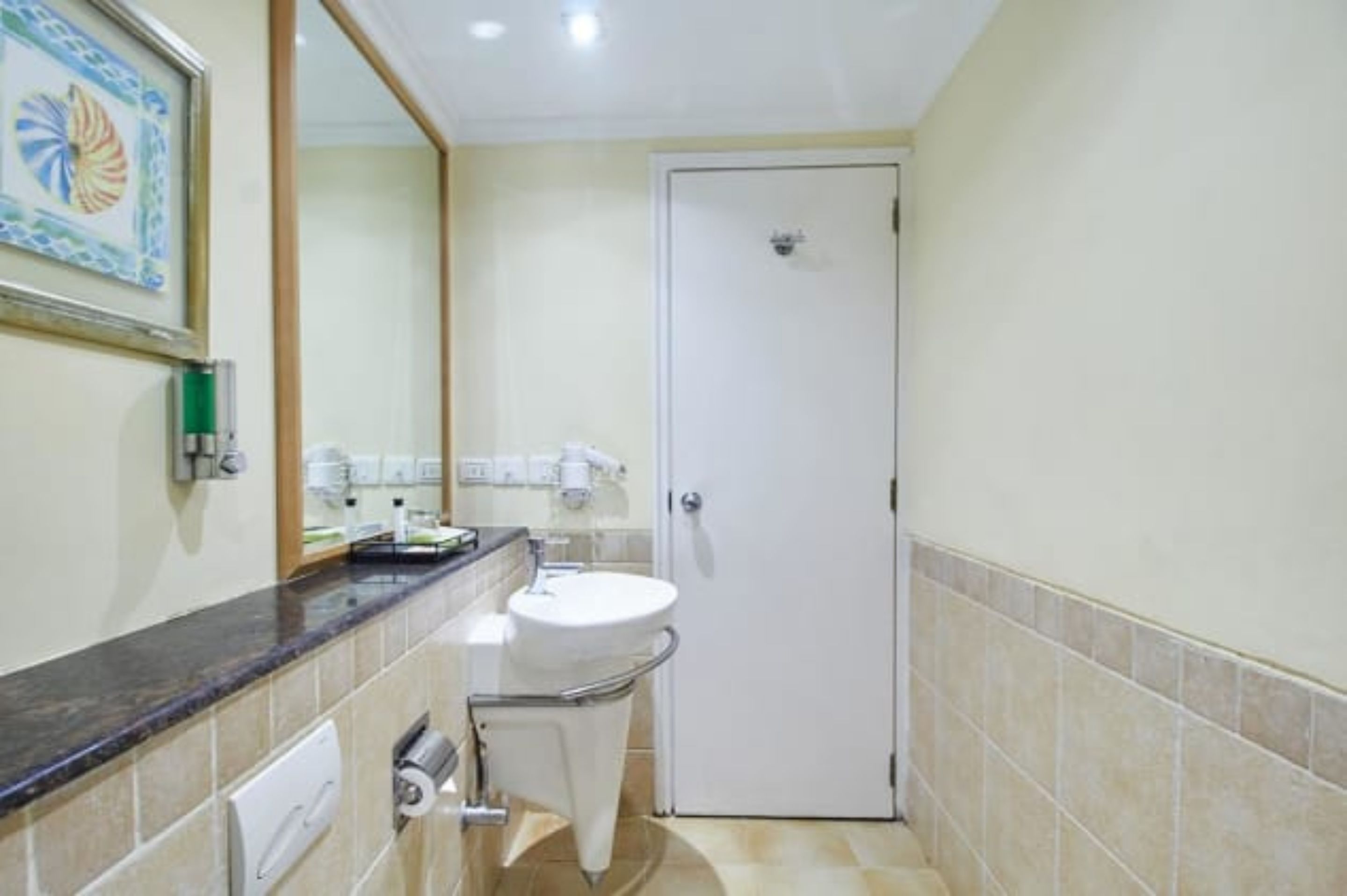 hotel unit (superior room) | bathroom | shower, rainfall showerhead, towels