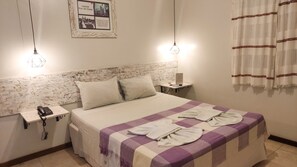 Minibar, in-room safe, desk, blackout drapes - Pousada Vila Parnaiba (Parnaíba)