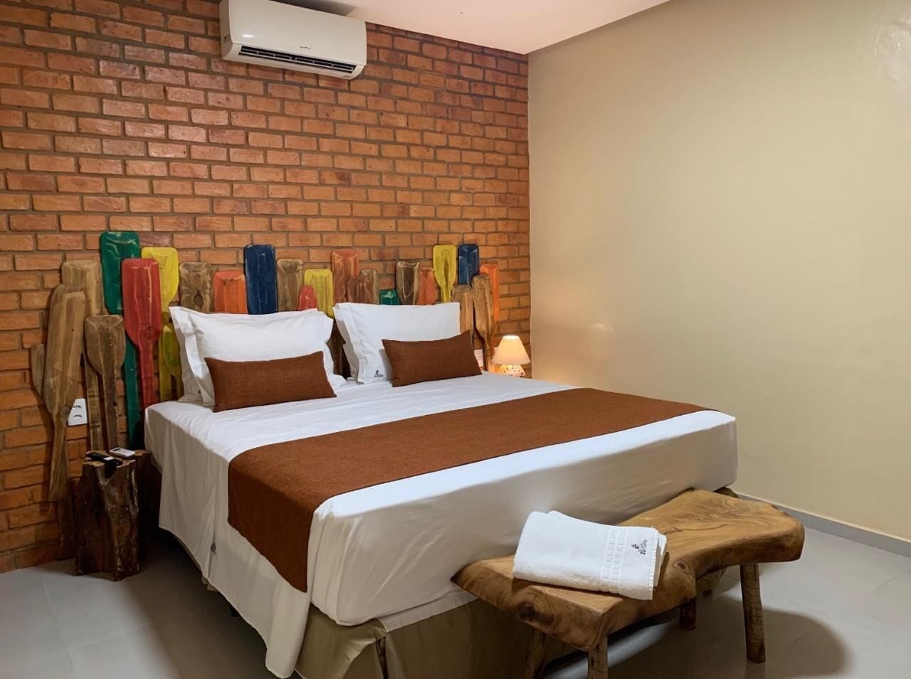 Suíte Master Caiçara | ミニバー、セーフティボックス (室内)、デスク、遮光  カーテン