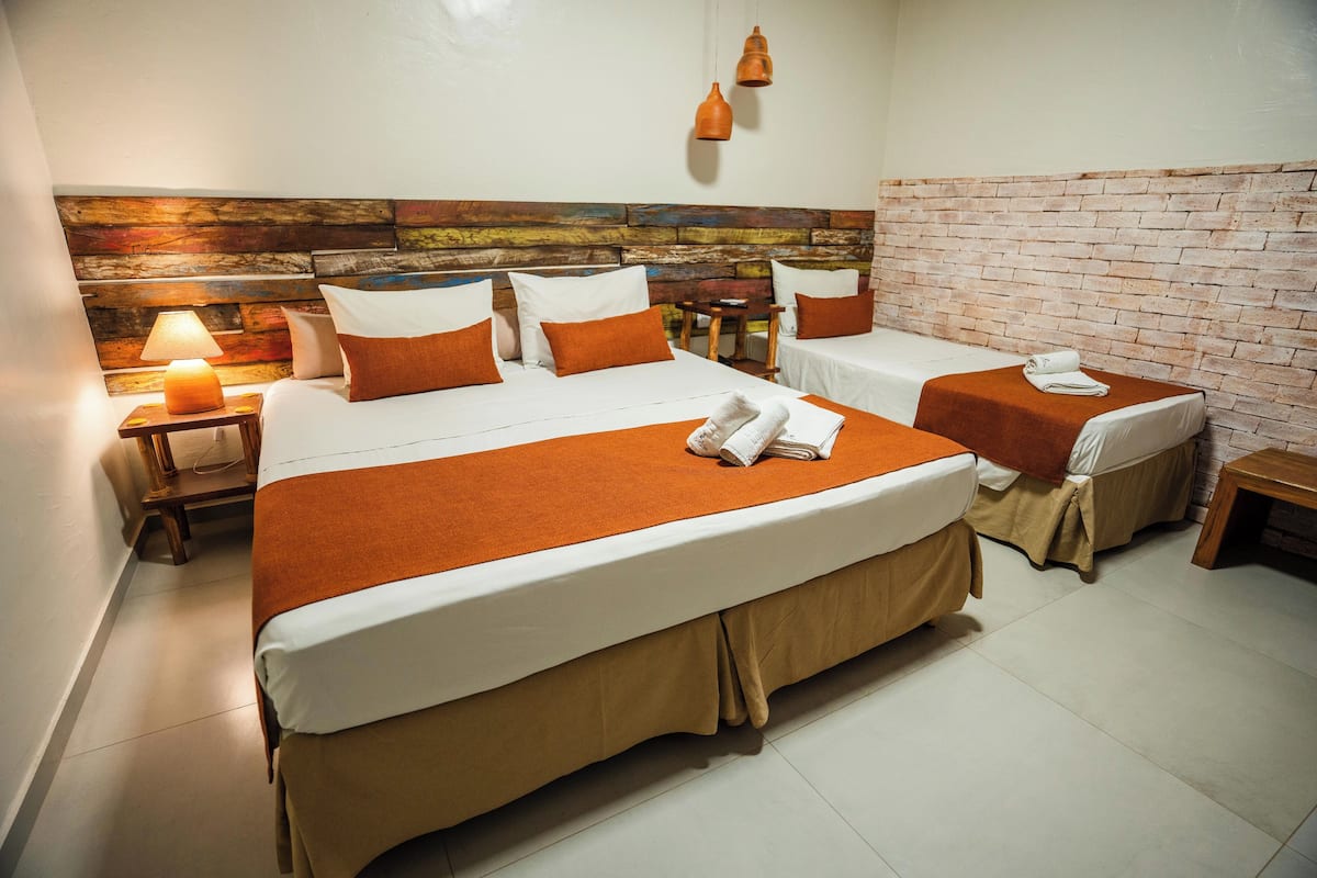 Ilhas - Semi-luxo | Minibar, coffres-forts dans les chambres, bureau, rideaux occultants