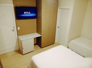 Ropa de cama de alta calidad, minibar, wifi gratis y ropa de cama 