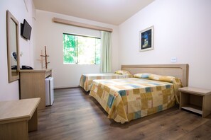 Minibar, free WiFi, bed sheets