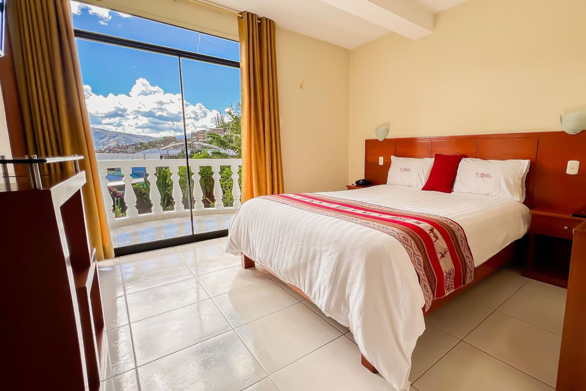 Double Room Queen Bed (Balcony)