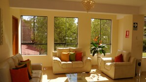 Sala de estar en el lobby