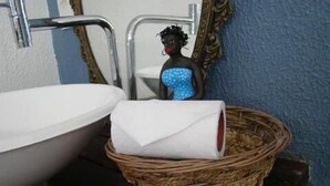 Bathroom sink - Pousada Maceio Praia (Maceió)