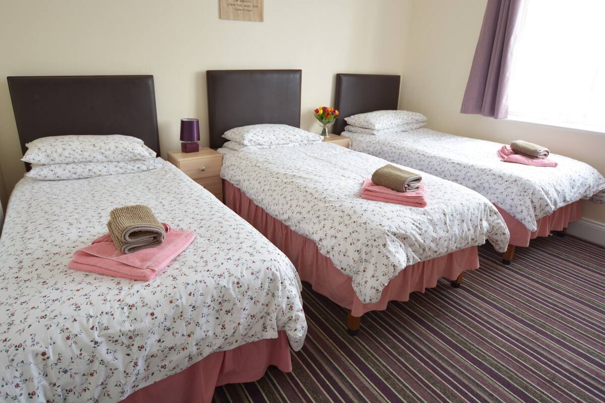 Triple Room, Shared Bathroom