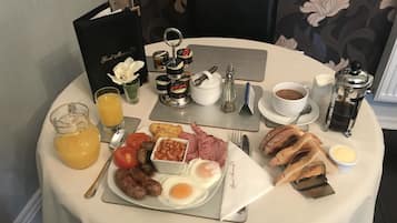 Petit déjeuner anglais (5.00 GBP par personne)