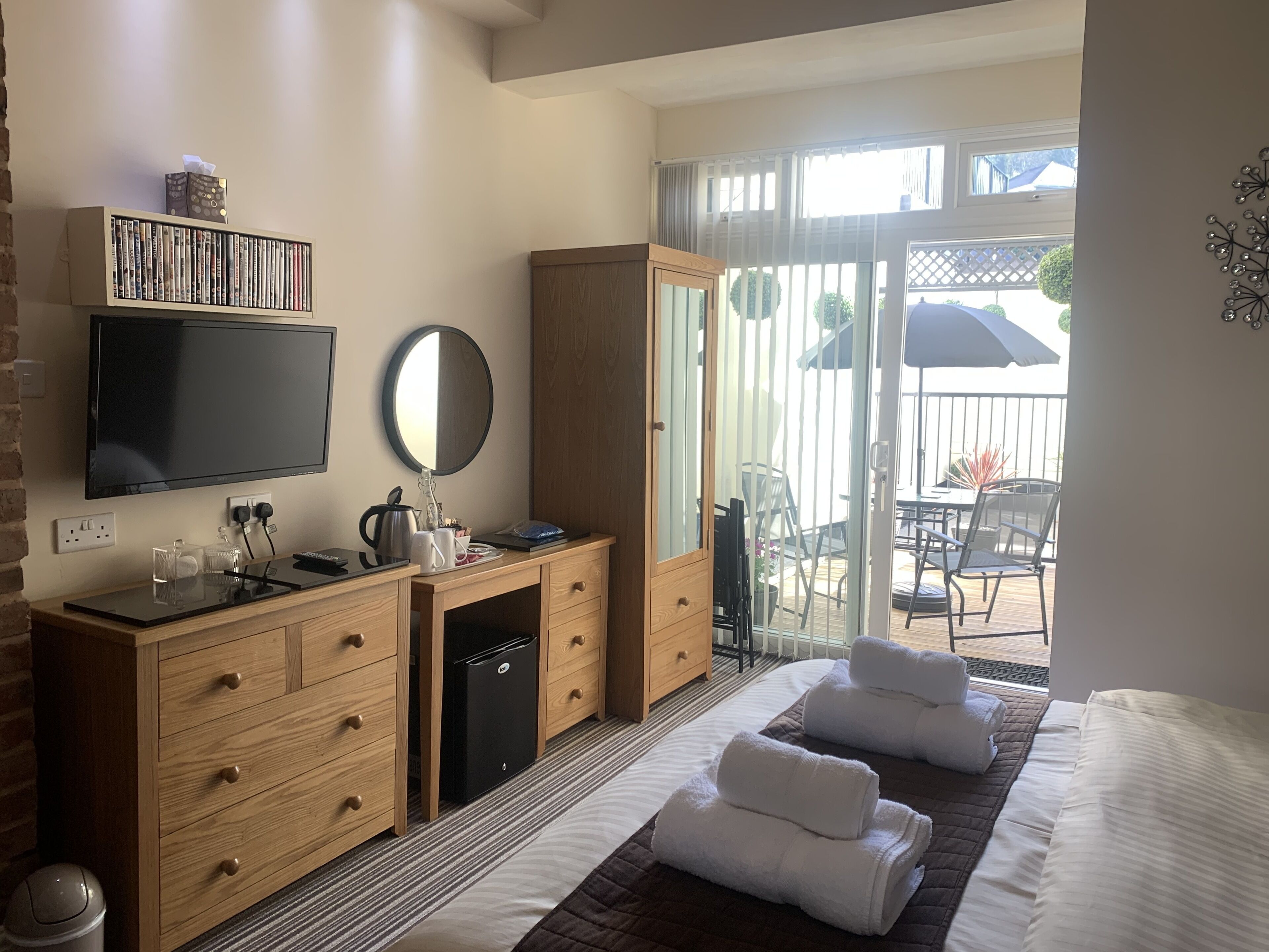 Phòng đôi hoặc 2 giường đơn Superior, sân hiên, tầng trệt | Bàn ủi/dụng cụ ủi quần áo, truy cập Internet không dây miễn phí 