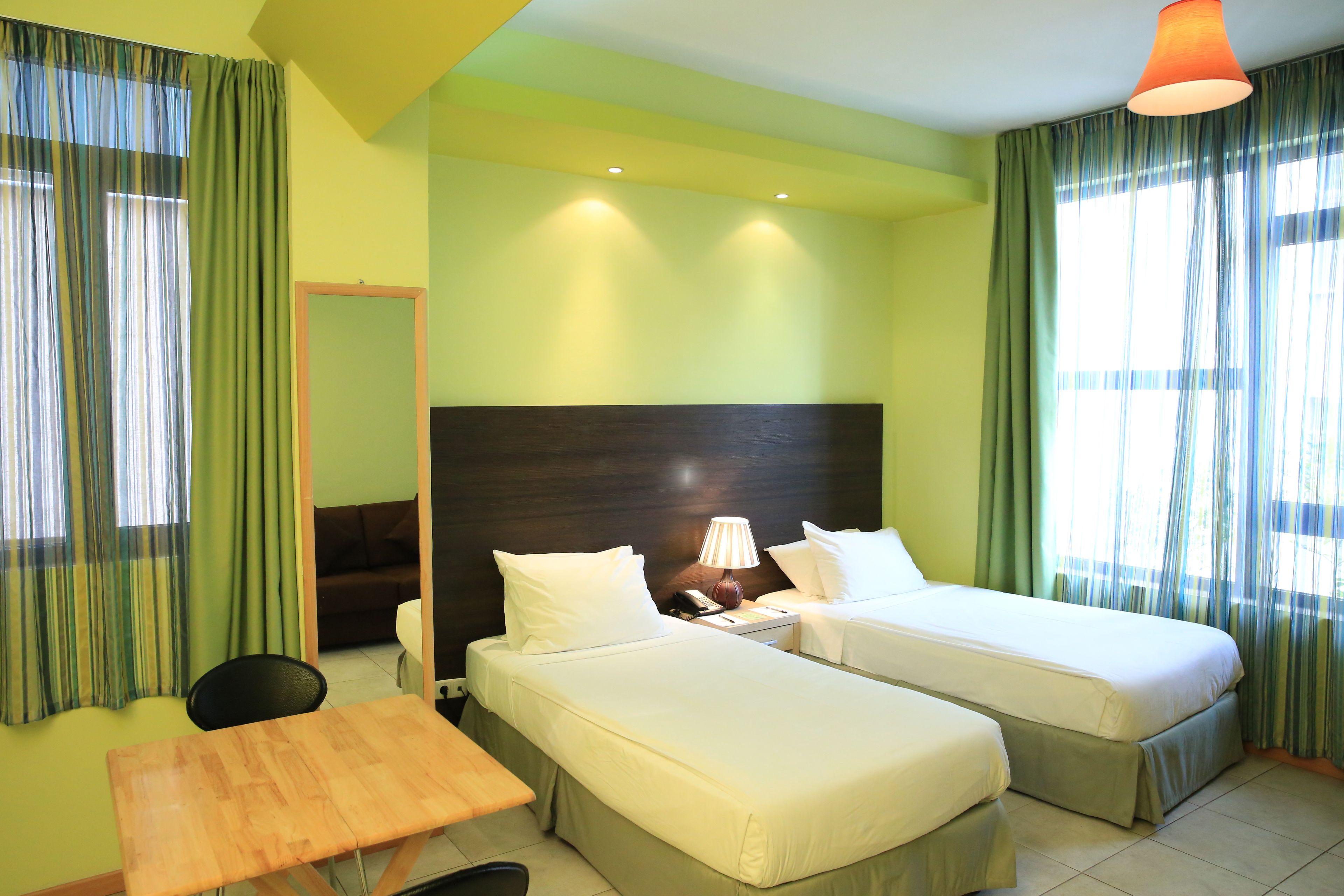 twin room | egyptian cotton sheets, hypo-allergenic bedding, down duvets