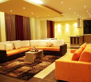 Presidential Suite | Lobby sitting area - Reliance Hotel Apartment (Addis Ababa)