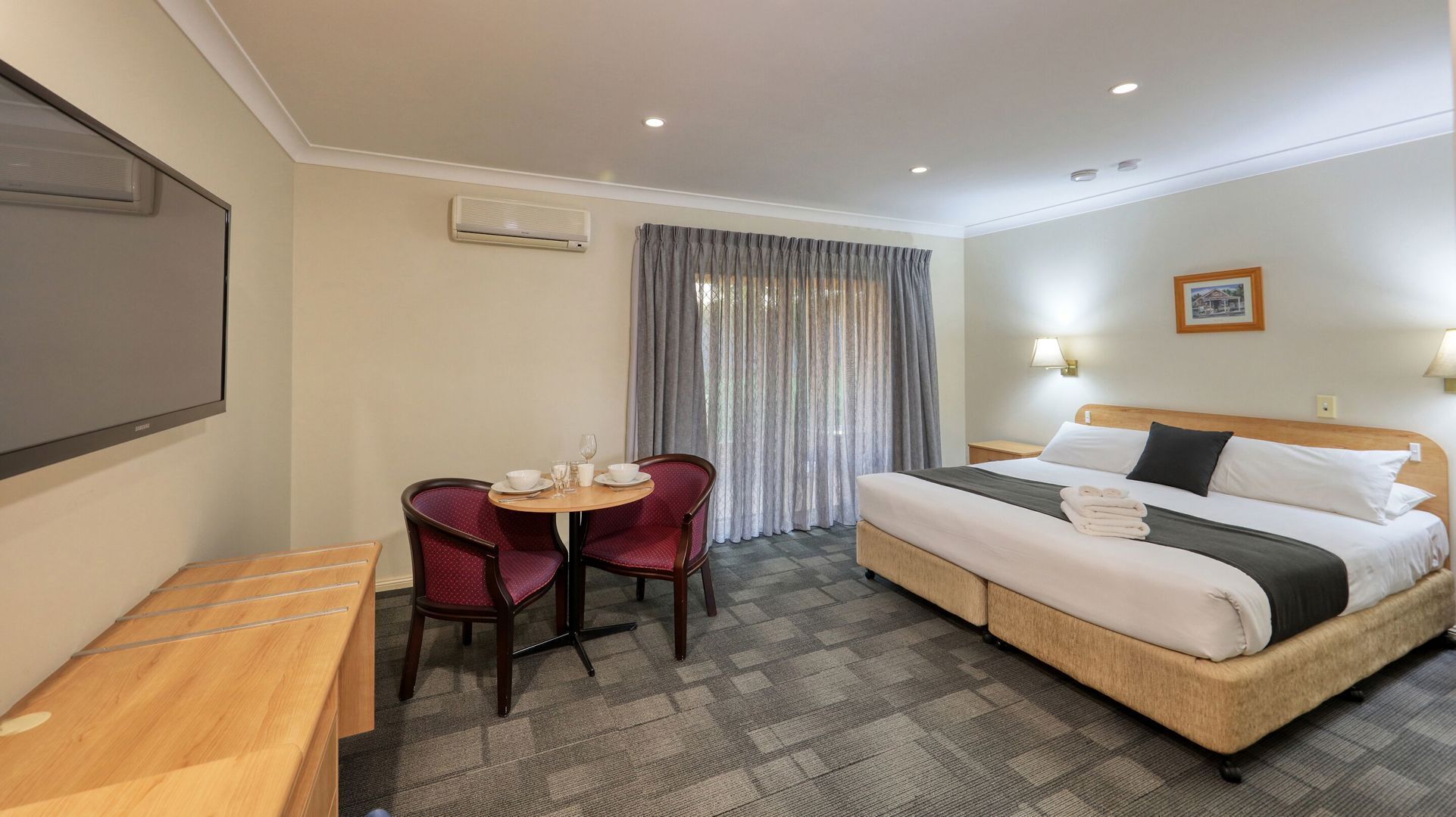 Peralatan tempat tidur premium, ruang kerja komputer riba 