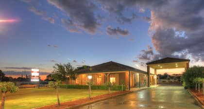 Bushmans Motor Inn