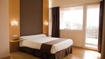 Deluxe tweepersoonskamer | Een bureau, geluiddichte muren, gratis wifi, beddengoed