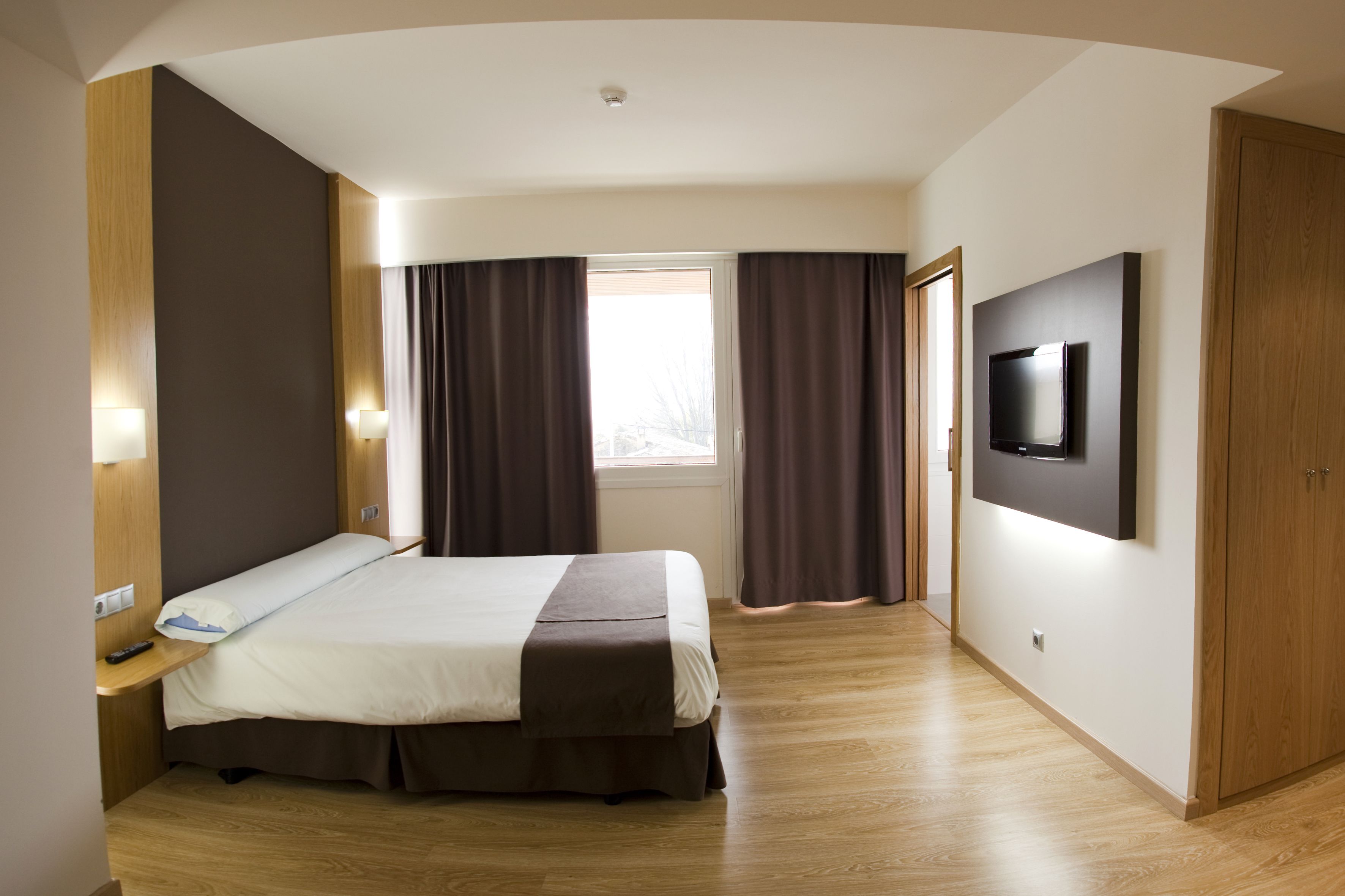 double room | 1 bedroom, desk, soundproofing, free wifi