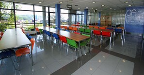 Free daily continental breakfast - Bilbao Hostel (Bilbao)