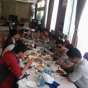 Bao gồm bữa sáng buffet hàng ngày 