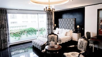 1 habitación, decoración personalizada y muebles diferentes