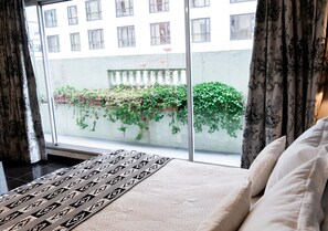 经典开间 | 特色装修、特色家居、遮光窗帘、隔音