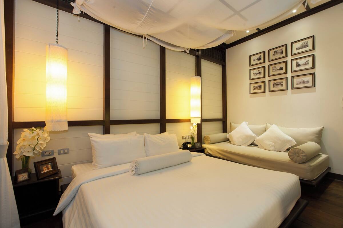 junior suite | free minibar, in-room safe, desk, blackout curtains