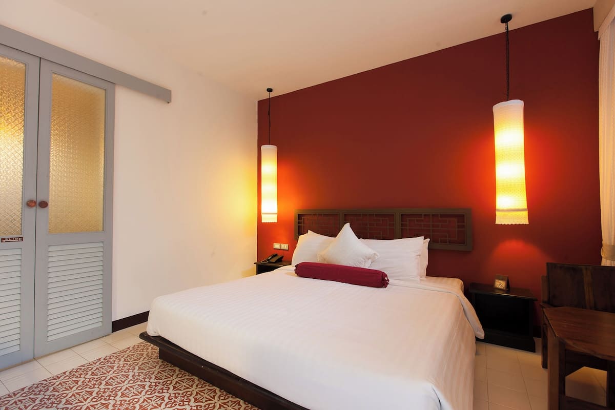 Superior Room | Free minibar, in-room safe, desk, blackout drapes