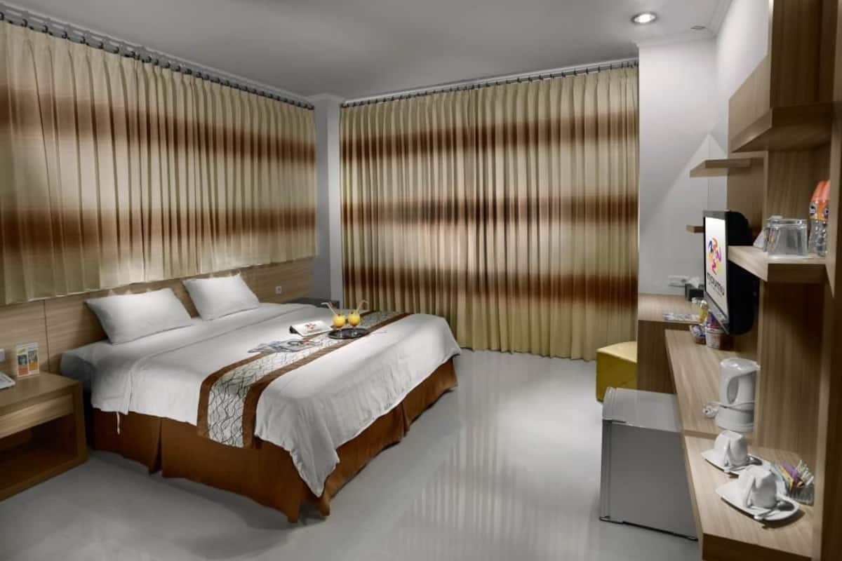 Quarto luxo | Frigobar, cofres nos quartos, Wi-Fi de cortesia