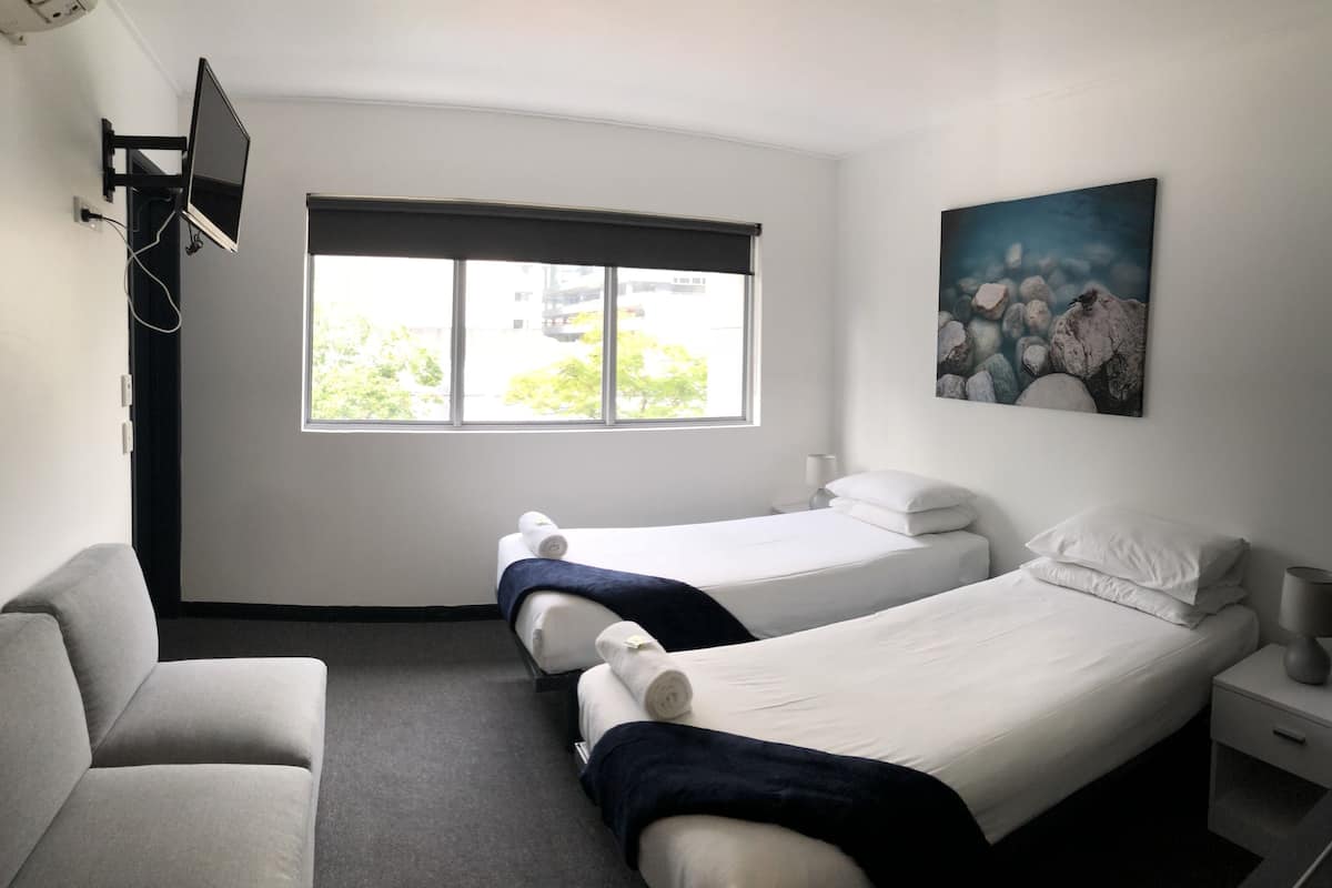 In-room safe, soundproofing, WiFi, bed sheets