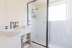 Shower, towels