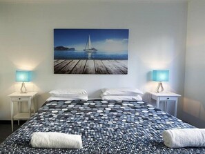 Caja de seguridad en la habitación, insonorización, wifi y ropa de cama