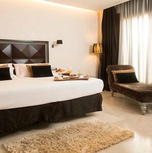 Se ofrece un desayuno a la carta (25 EUR por persona)