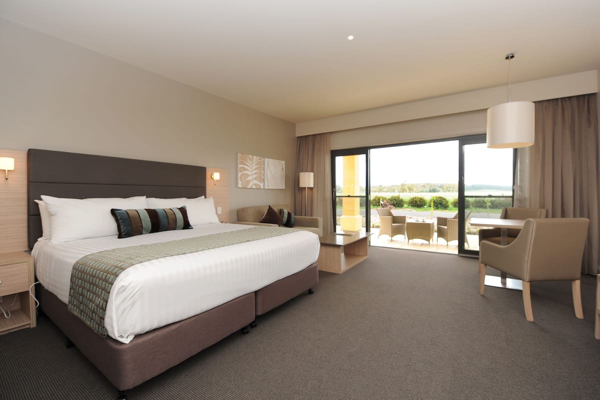 Premium bedding, minibar, in-room safe, individually decorated