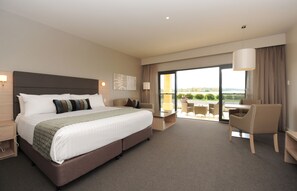 Premium bedding, minibar, in-room safe, individually decorated - The Barn Accommodation (Ob Flat)
