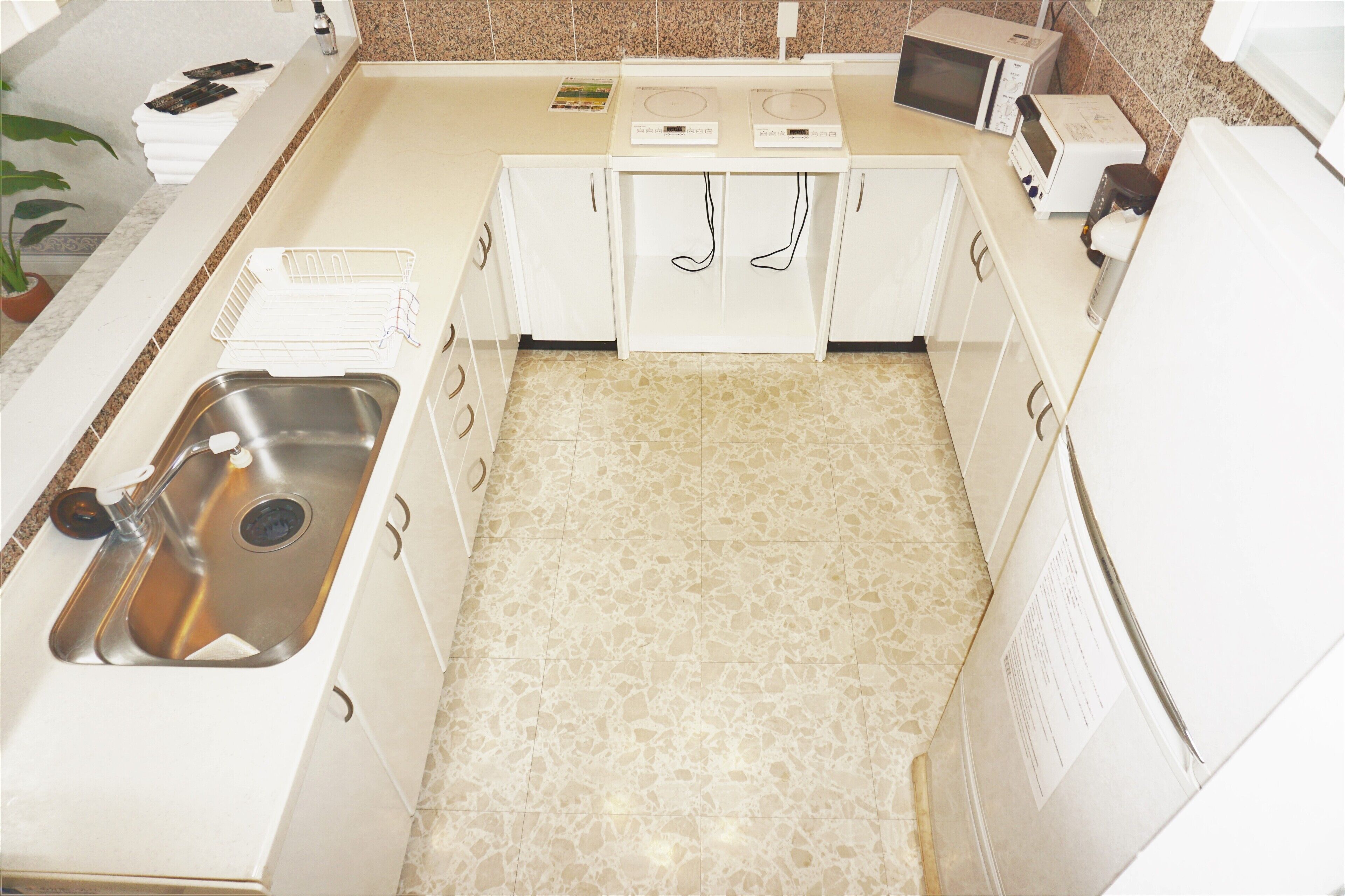 オーシャンビュー 4LDK エグゼキュティブ 禁煙 | 専用キッチン | 冷蔵庫、コーヒー / ティーメーカー、電気ポット