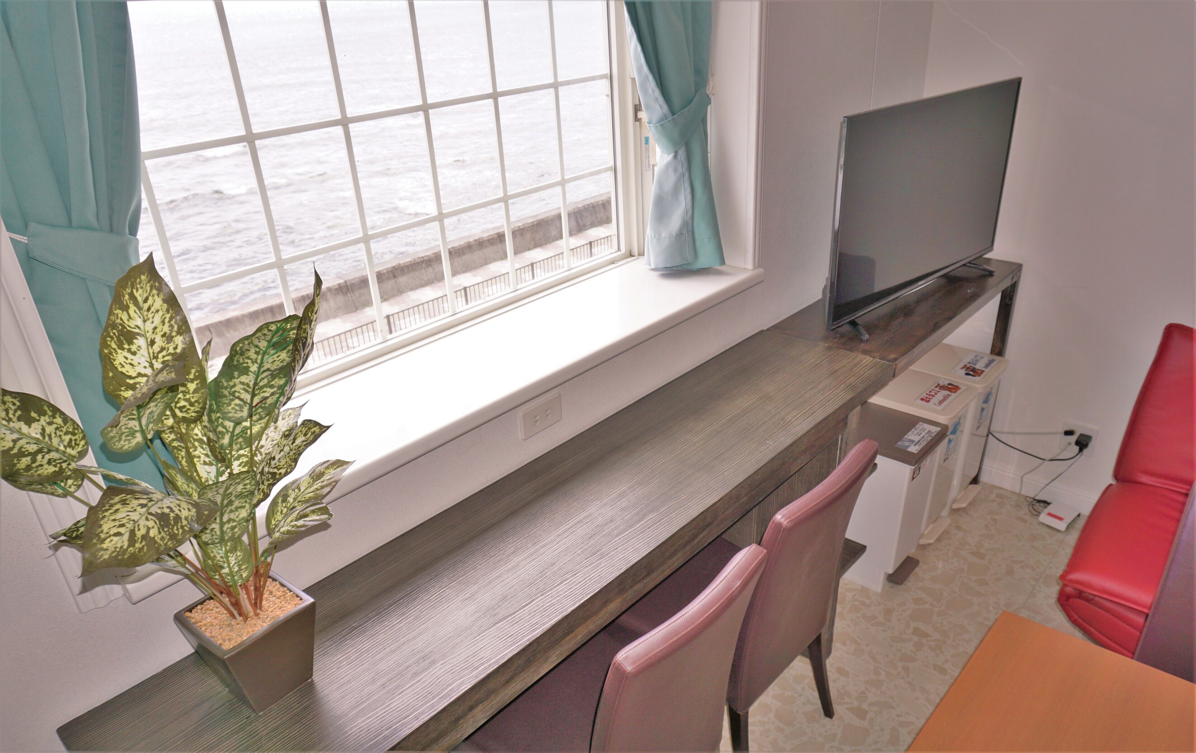 Basic Twin Room, 1 Bedroom, Kitchen, Ocean View | Room amenity