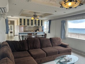 Flat-screen TV - Okinawa Ocean Front Hotel  (Chatan)