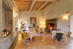 Tägliches inbegriffenes Frühstücksbuffet