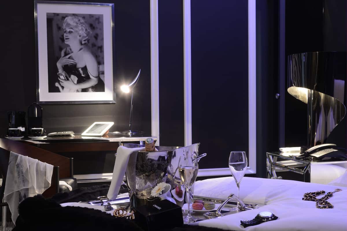 premium bedding, in-room safe, individually decorated, desk