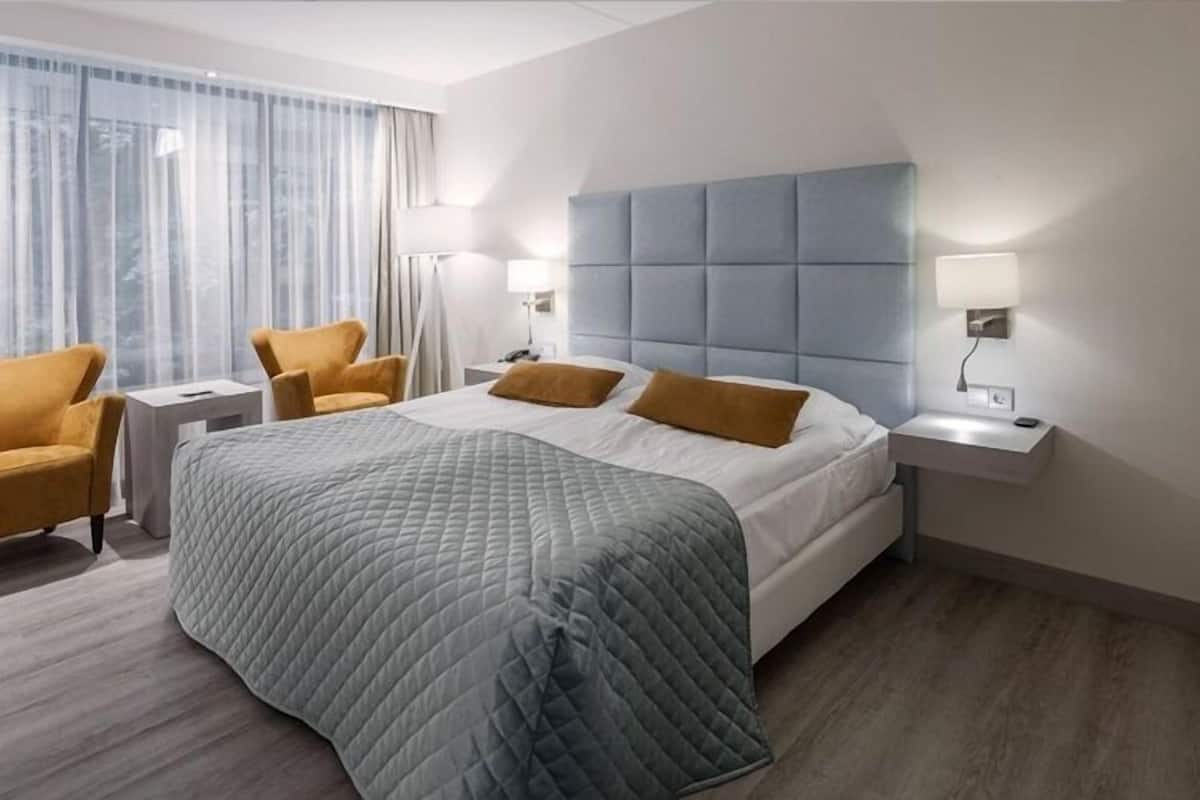 comfort double room, 1 double bed | in-room safe, desk, cots/infant beds, free wifi