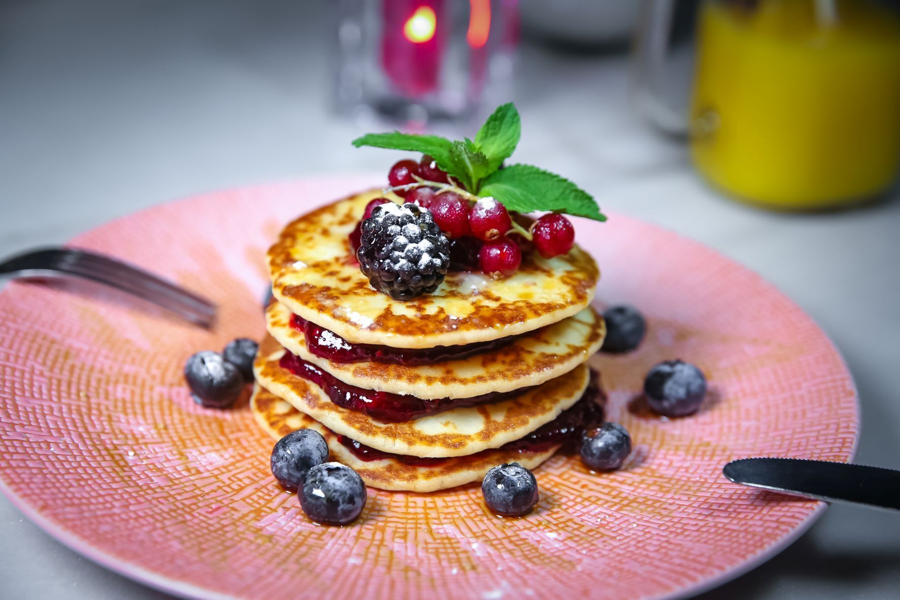 breakfast, lunch and dinner served