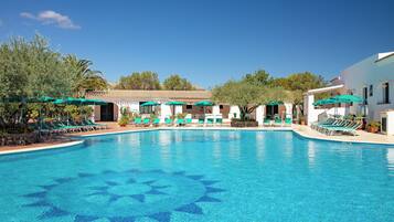 2 outdoor pools, pool umbrellas, sun loungers