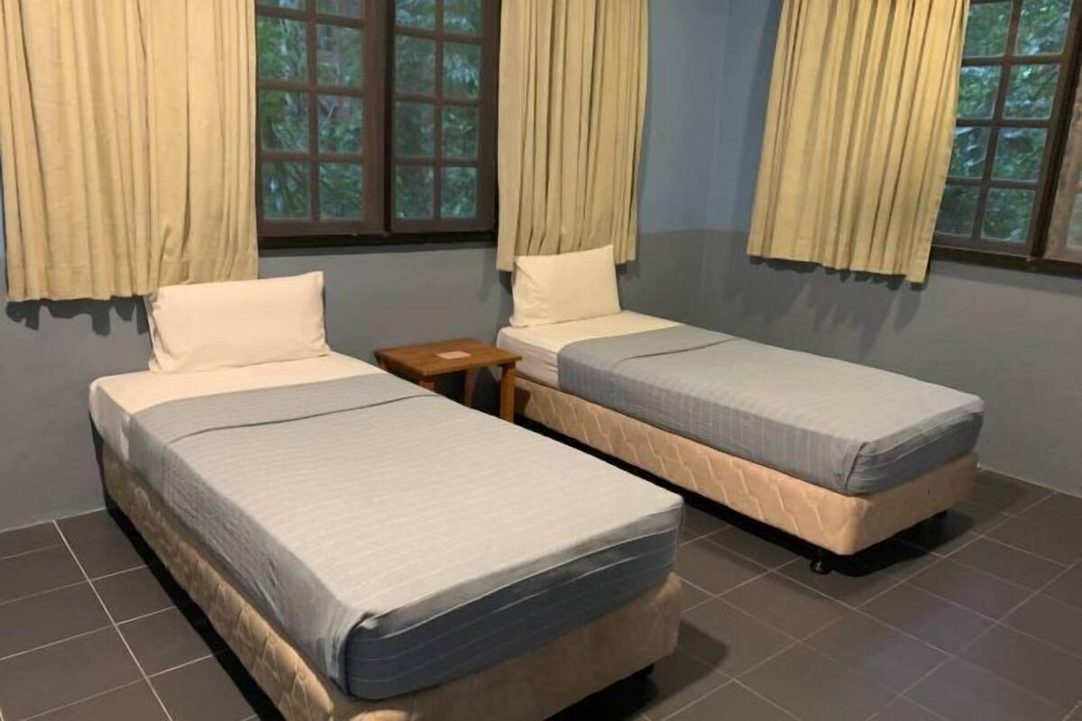 Desk, bed sheets