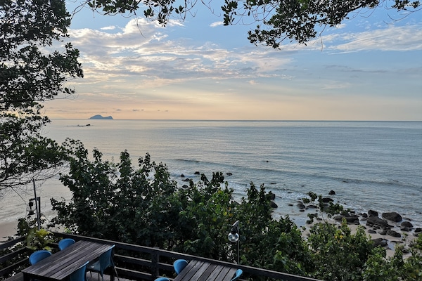 Breakfast, lunch served; local and international cuisine, beach views