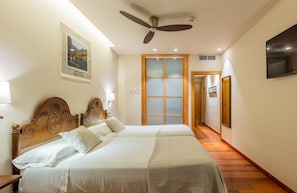 Room - Hotel Don Paco (Llanes)