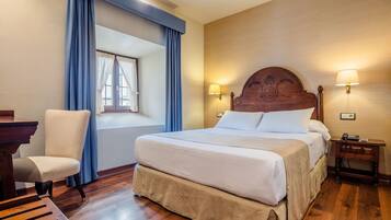In-room safe, desk, free WiFi, bed sheets
