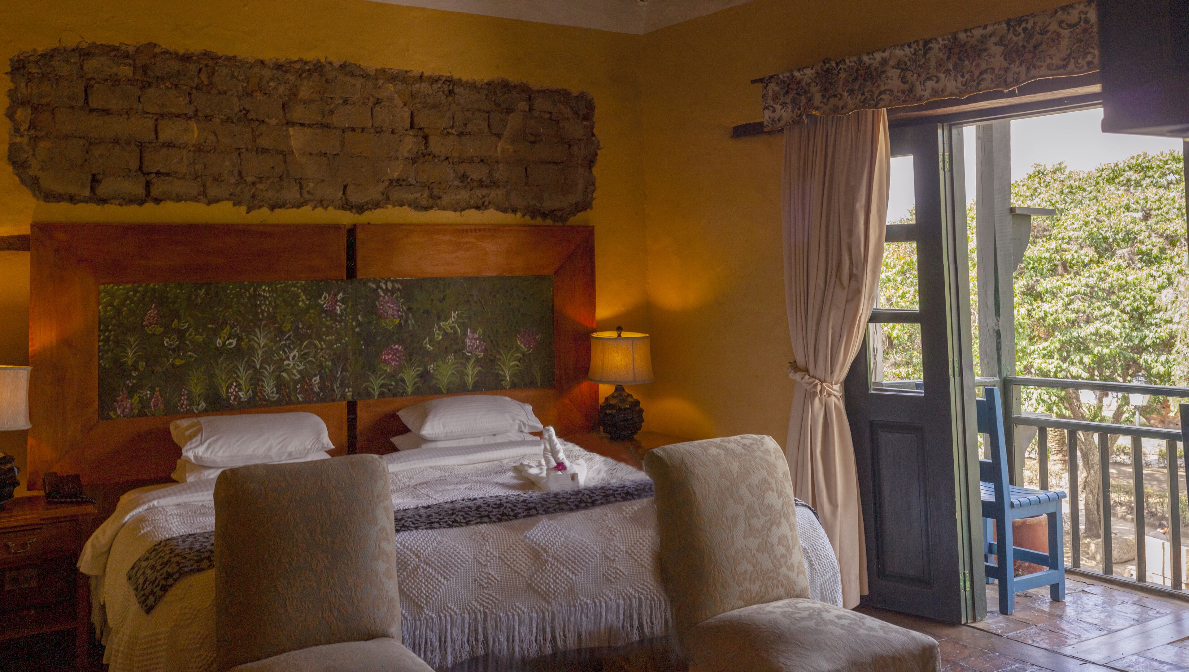 suite, fireplace | premium bedding, tempur-pedic beds, minibar, in-room safe