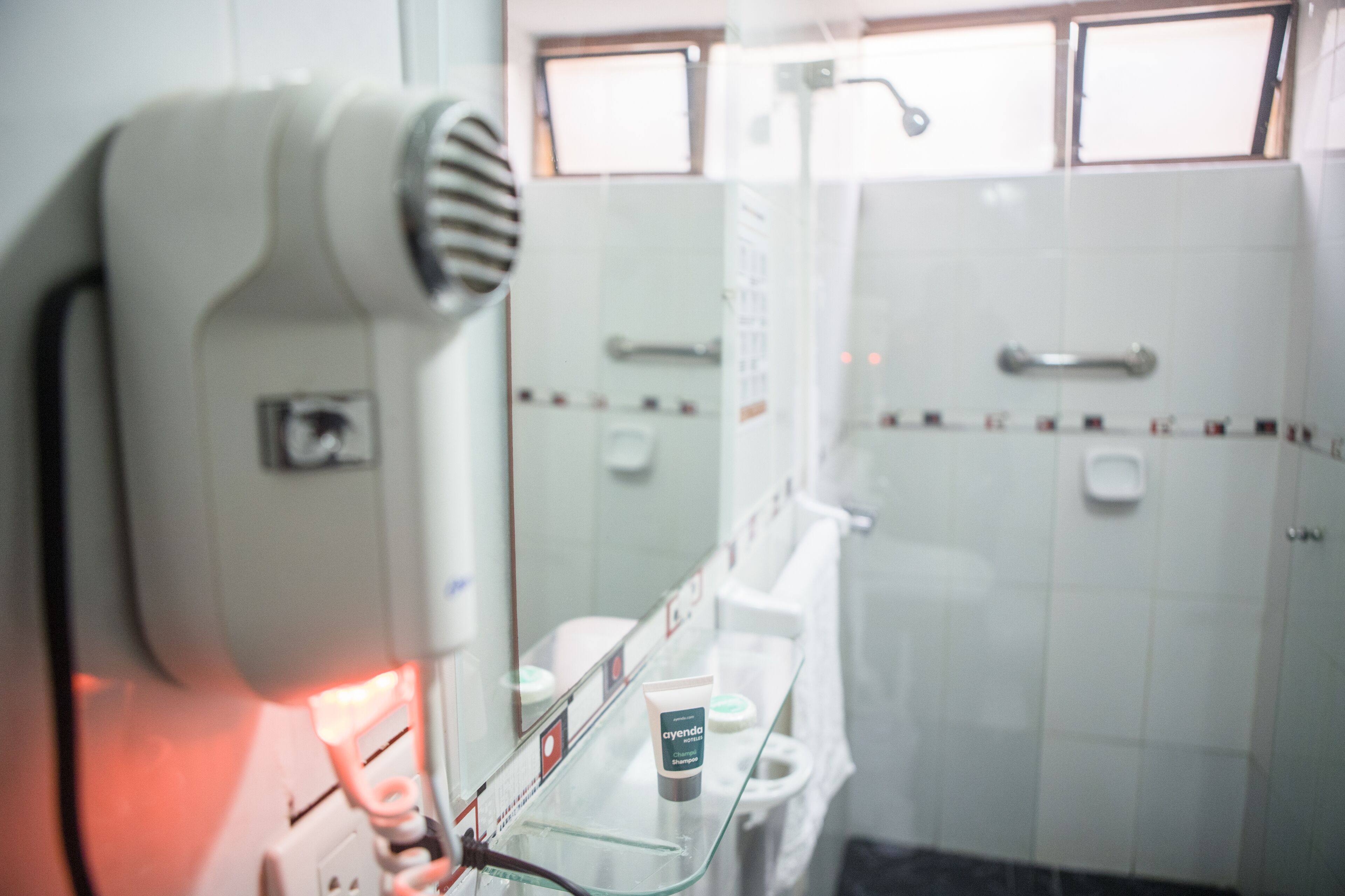 free toiletries, towels