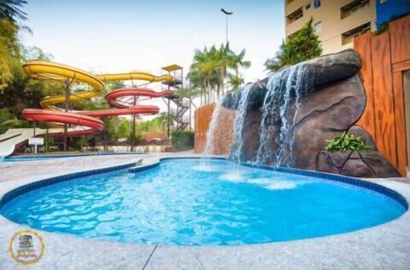 5 outdoor pools - Golden Dolphin Express OFICIAL (Caldas Novas)