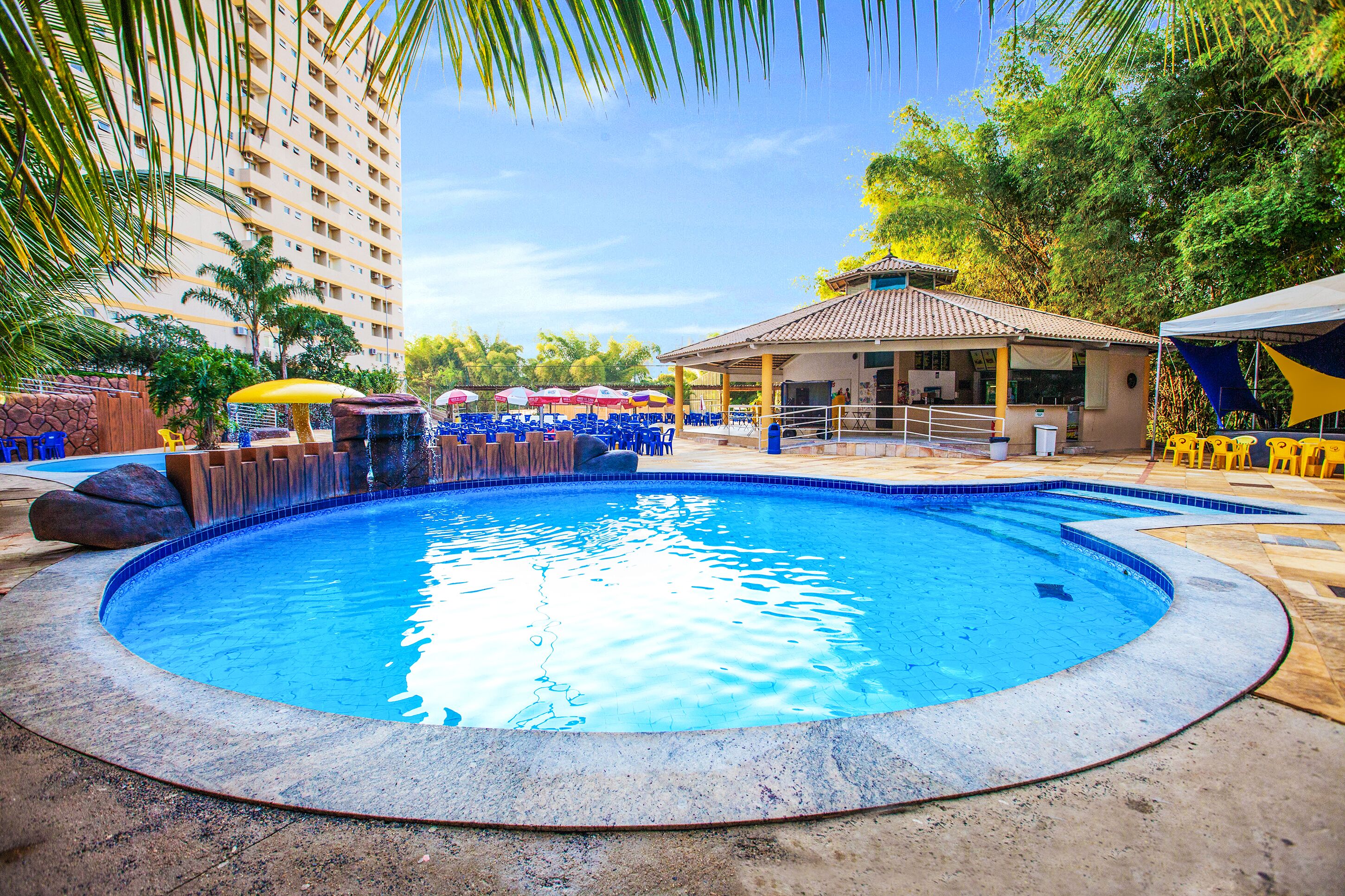 9 outdoor pools, pool umbrellas, sun loungers