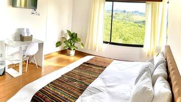 Chambre Élite, 1 chambre, baignoire à jets, vue montagne | Couette en duvet d'oie, bureau, chambres insonorisées, Wi-Fi gratuit