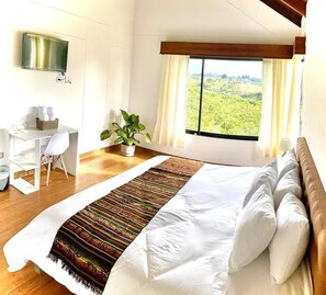 Elite Room, 1 Bedroom, Jetted Tub, Mountain View