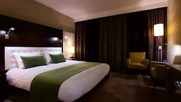 Chambre Supérieure Double ou avec lits jumeaux, 1 chambre | Literie de qualité supérieure, couette en duvet d'oie, minibar